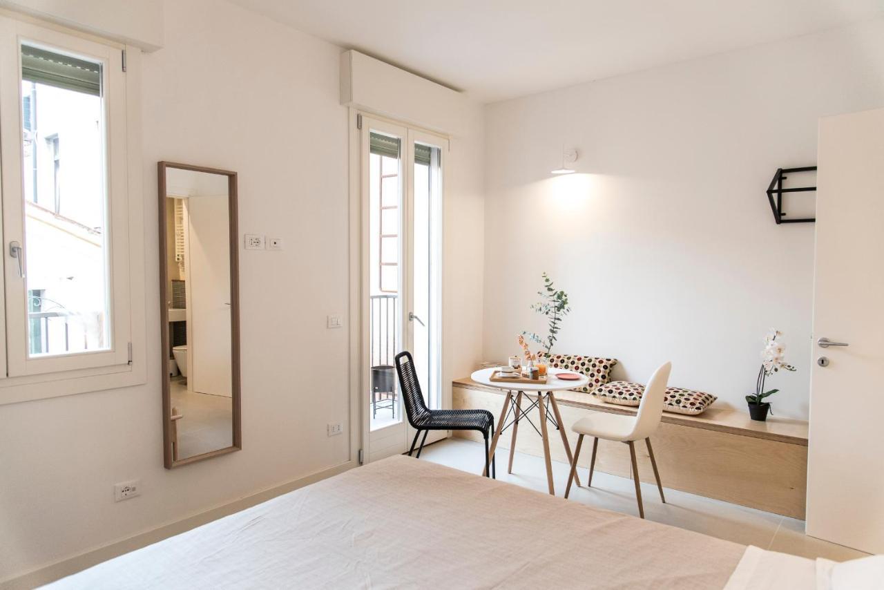 Hinc Domus - Residenza Da Qui New Affittacamere *