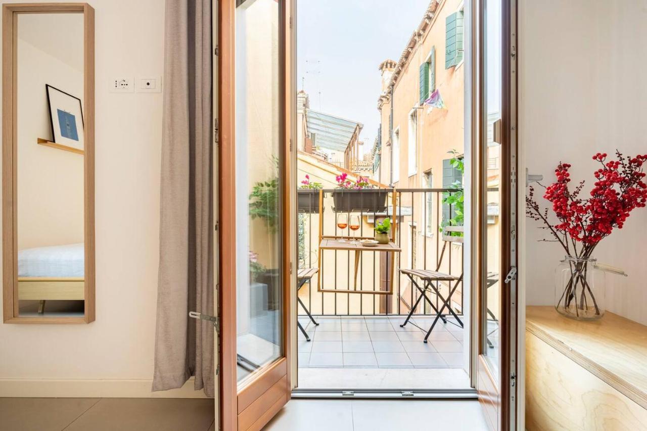 Hinc Domus - Residenza Da Qui New Affittacamere *