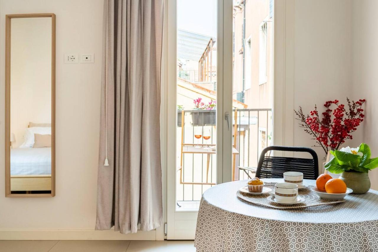 Affittacamere Hinc Domus - Residenza Da Qui New *