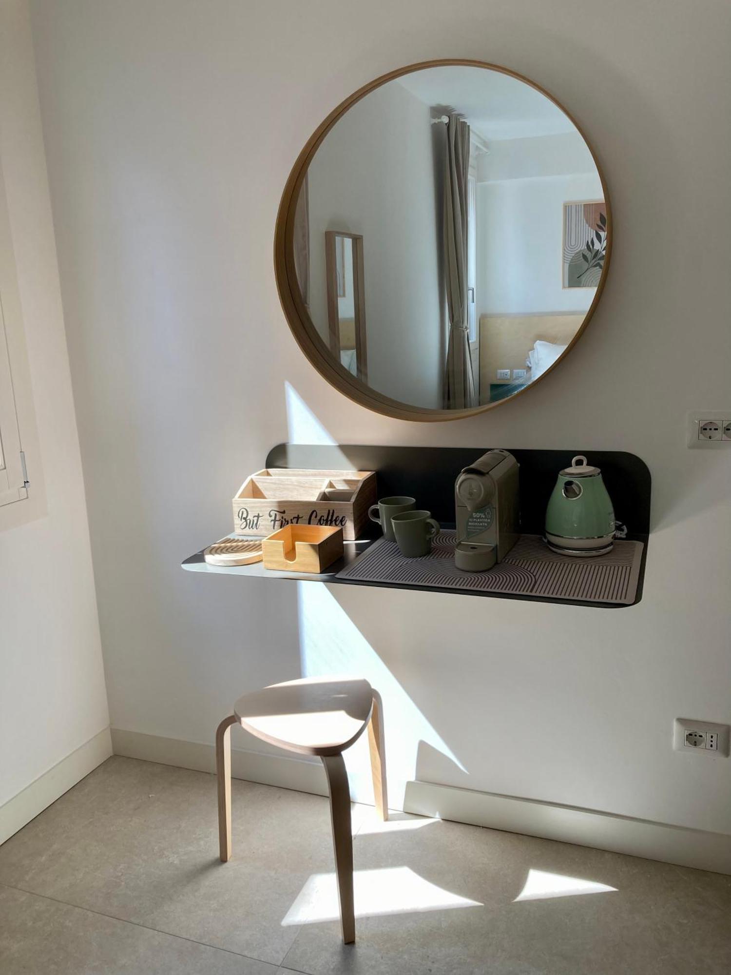 Affittacamere Hinc Domus - Residenza Da Qui New