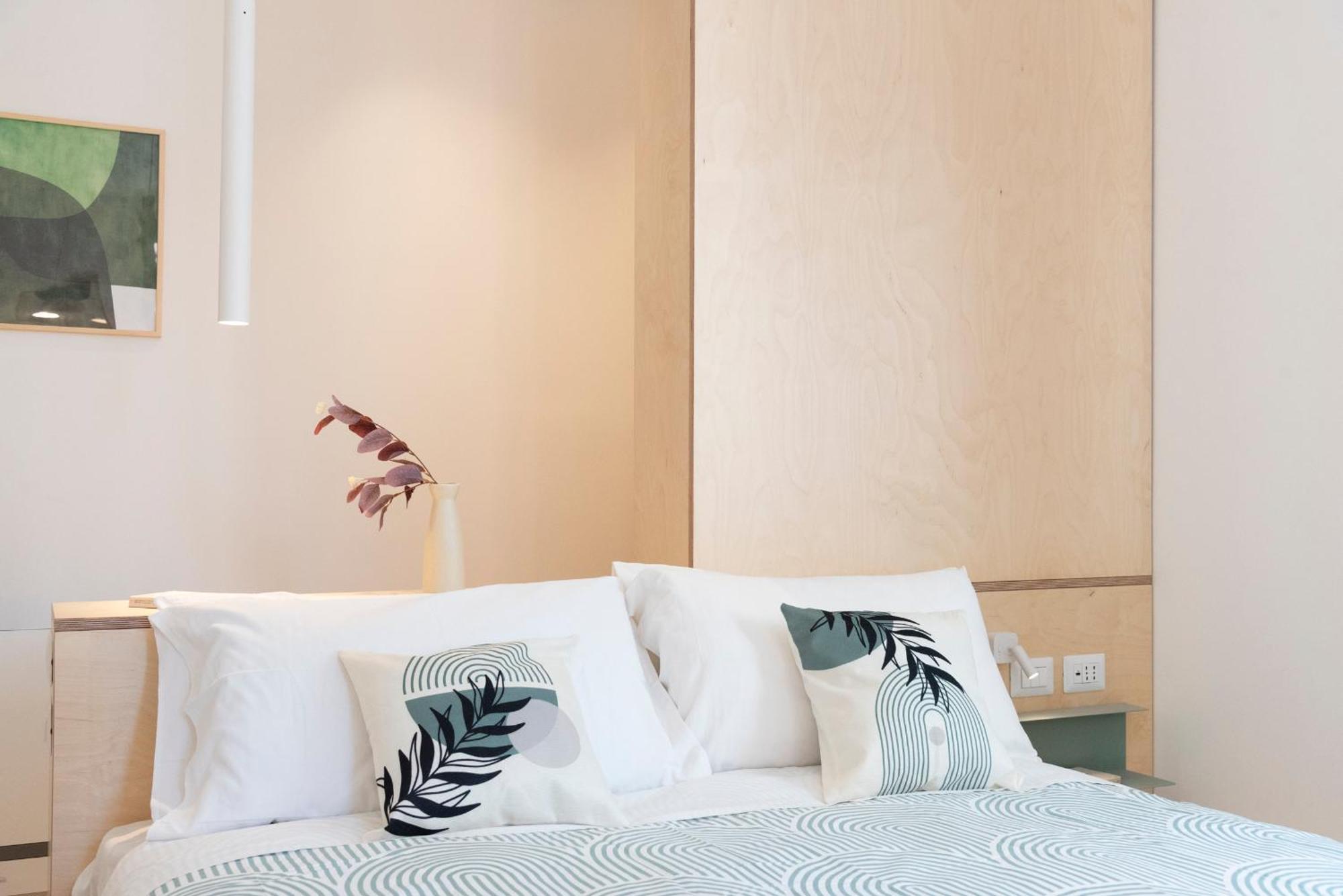 Affittacamere Hinc Domus - Residenza Da Qui New