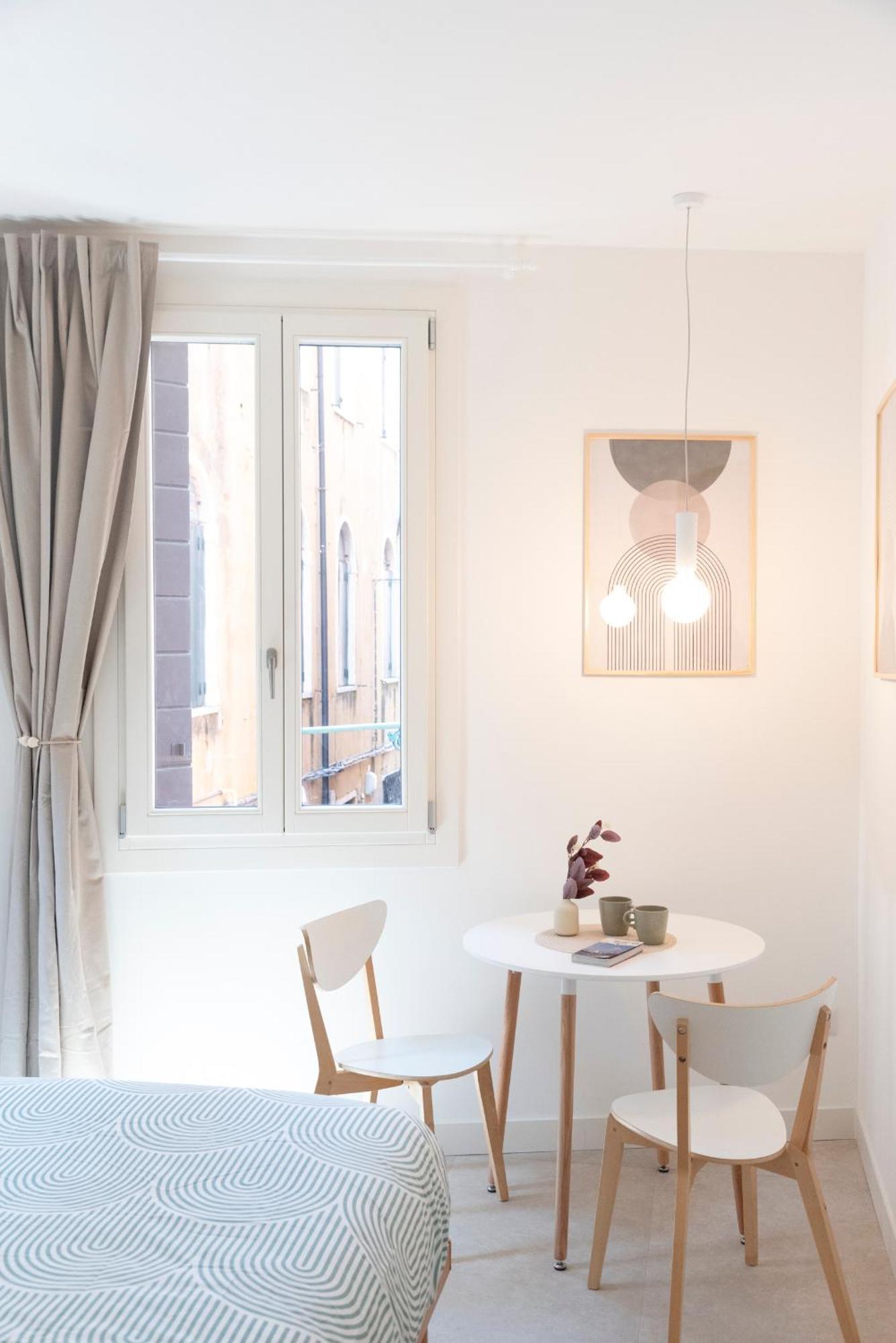 Affittacamere Hinc Domus - Residenza Da Qui New *