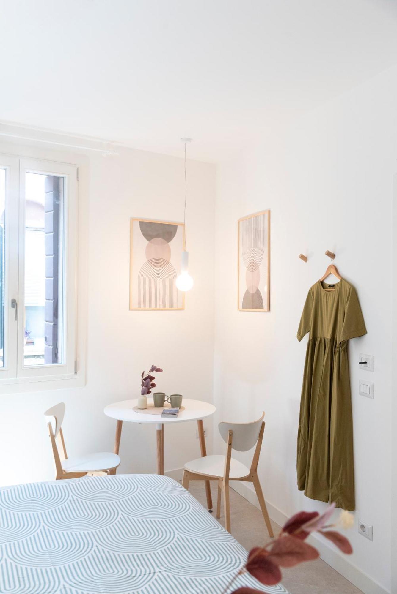 Hinc Domus - Residenza Da Qui New Affittacamere *
